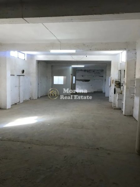 Tirane, jepet me qera ambjent biznesi , 340 m² 800 € (Rruga Riza Cerova)