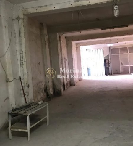 Tirane, jepet me qera ambjent biznesi , 340 m² 800 € (Rruga Riza Cerova)