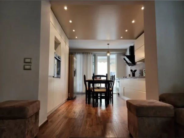 Tirane, jepet me qera apartament 2+1+Aneks+Ballkon Kati 2, 100 m² 1.000 € 