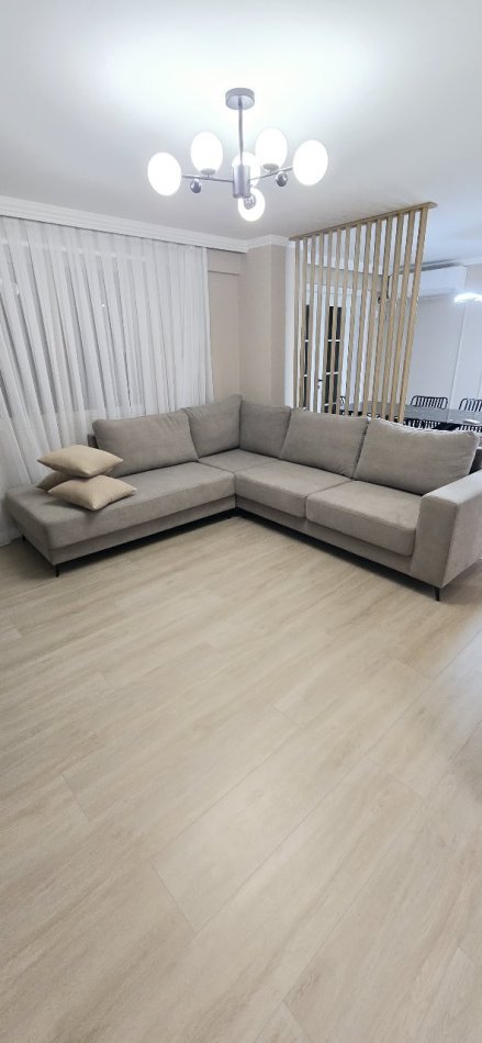 Tirane, jepet me qera apartament 3+1+Ballkon , 96 m² 1.000 € (Rruga Mine Peza)