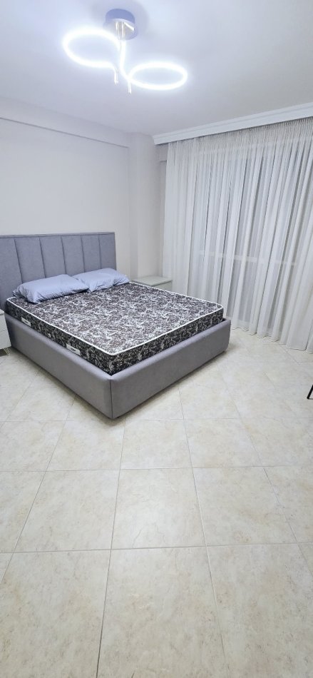 Tirane, jepet me qera apartament 3+1+Ballkon , 96 m² 1.000 € (Rruga Mine Peza)
