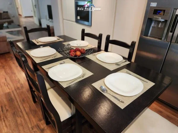 Tirane, jepet me qera apartament 2+1 Kati 2, 114 m² 1.000 € (Rruga e Kosovareve)