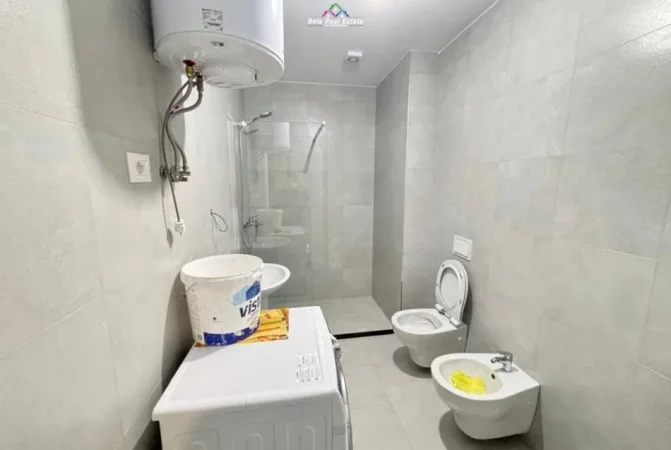 Tirane, jepet me qera apartament 1+1 Kati 1, 56 m² 600 € (Rruga Hiqmet Buzi)