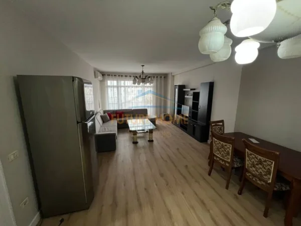 Tirane, jepet me qera apartament 2+1 Kati 7, 130 m² 850 € (Zogu i Zi, Tiranë.)
