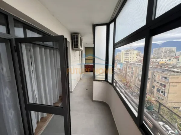 Tirane, jepet me qera apartament 2+1 Kati 7, 130 m² 850 € (Zogu i Zi, Tiranë.)