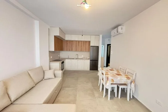 Tirane, jepet me qera apartament 1+1 Kati 1, 56 m² 600 € (Rruga Hiqmet Buzi)