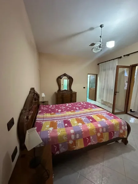 Tirane, jepet me qera Vile 2+1+Aneks+Ballkon , 90 m² 450 € (Rrethi i Shkozes)