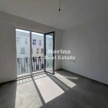 Tirane, jepet me qera apartament 1+1 Kati 3, 70 m² 350 € (5 Maji)