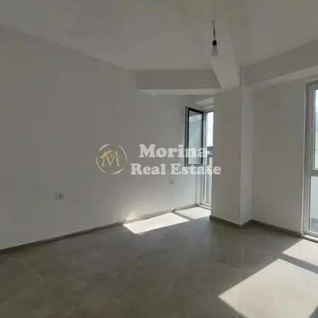 Tirane, jepet me qera apartament 1+1 Kati 3, 70 m² 350 € (5 Maji)