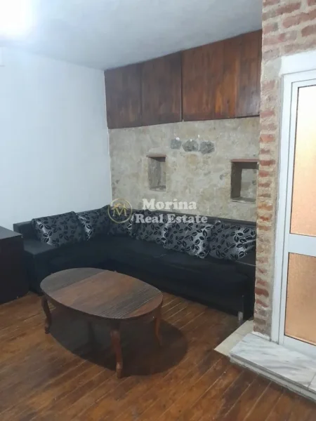 Tirane, jepet me qera shtepi 1+1 Kati 1, 55 m² 250 € (Qytet Studenti)