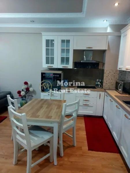 Tirane, jepet me qera apartament 2+1 Kati 2, 95 m² 900 € (Liqeni i Thate)