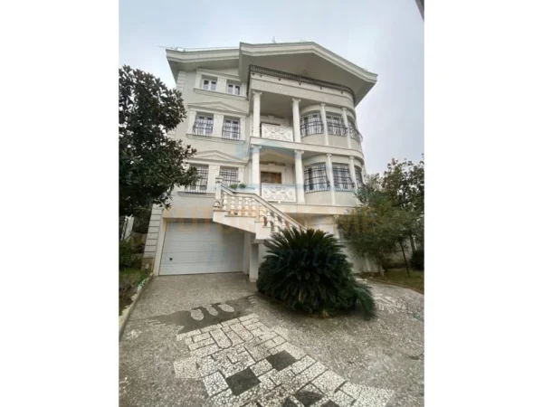 Tirane, Shitet, Vilë, Kodra e Priftit, 680.000 €