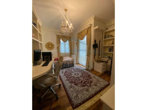 Tirane, Shitet, Vilë, Kodra e Priftit, 680.000 €