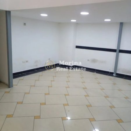 Tirane, jepet me qera ambjent biznesi Kati 2, 60 m² 550 € (Rruga e Barrikadave)