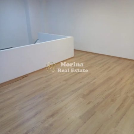 Tirane, jepet me qera ambjent biznesi Kati 2, 60 m² 550 € (Rruga e Barrikadave)
