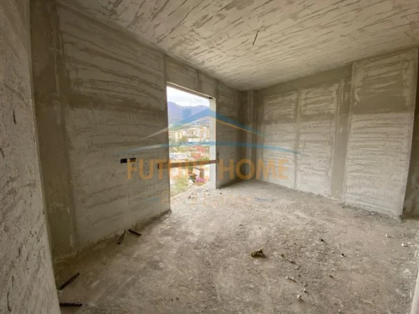 Shitet Apartament 2+1 Porcelan 3, 160.000 €