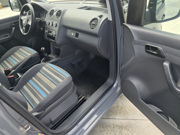 Fier, shes VW Caddy 1.6 TDI Max Klima Nafte, gri e erret manuale Klima 200.000 km 8.200 €