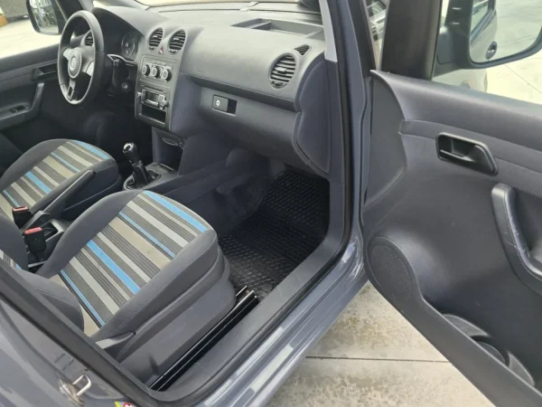 Fier, shes VW Caddy 1.6 TDI Max Klima Nafte, gri e erret manuale Klima 200.000 km 7900 €