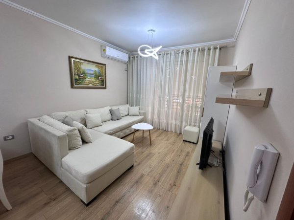 Tirane, jepet me qera apartament 1+1 Kati 2, 67 m² 520 € (Misto Mame)