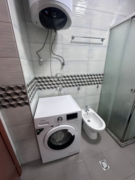 Tirane, jepet me qera apartament 1+1 Kati 2, 67 m² 520 € (Misto Mame)