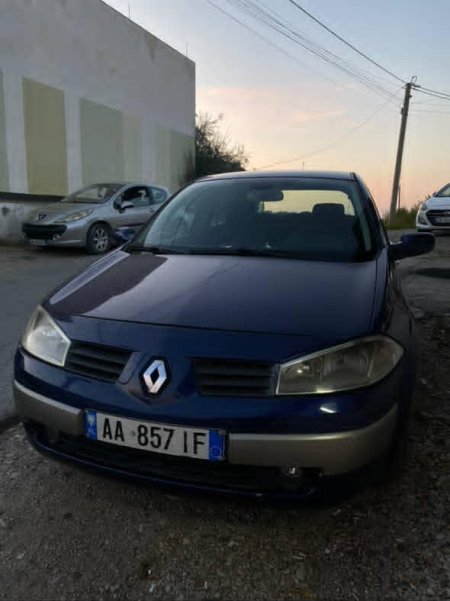Durres, shes makine Renault Nafte, lejla manuale Kondicioner 999 €