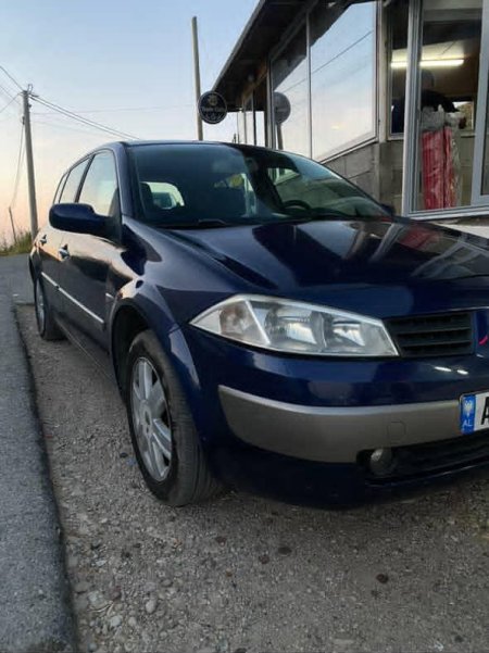 Durres, shes makine Renault Nafte, lejla manuale Kondicioner 999 €