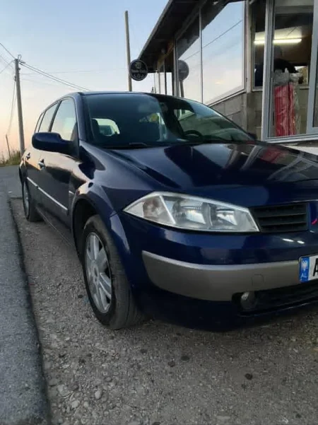 Durres, shes makine Renault Nafte, lejla manuale Kondicioner 999 €