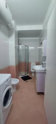 Tirane, jepet me qera apartament 1+1 Kati 4, 70 m² 600 € (Tek komplekaai halili. Rruga e dibres)