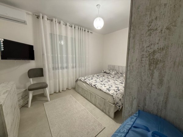 Tirane, jepet me qera apartament 2+1+Ballkon , 75 m² 650 € (Selvia)