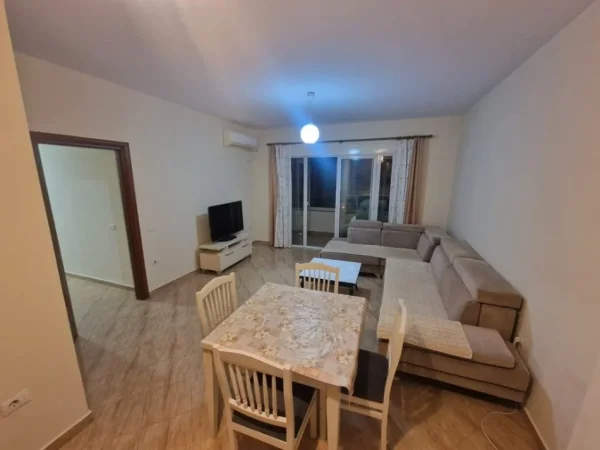 Tirane, jepet me qera apartament 2+1+Ballkon Kati 1, 110 m² 650 € (don bosco vizion plus)