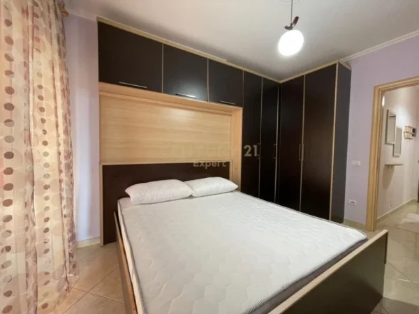 Tirane, jepet me qera apartament 1+1+Ballkon Kati 4, 72 m² 500 € (don bosco)