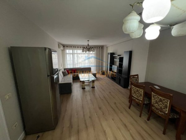 Tirane, jepet me qera apartament 2+1+Aneks+Ballkon Kati 7, 130 m² 850 € (ZOGU I ZI)
