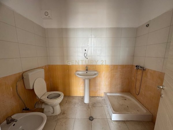 Tirane, shitet apartament 2+1 Kati 9, 110 m² 170.000 € (Rruga Sokrat Miho)