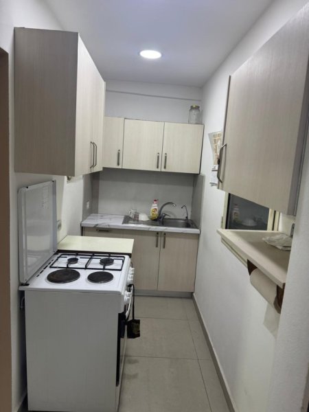 Tirane, jepet me qera apartament 1+1+Ballkon Kati 2, 60 m² 500 € (Laprake)