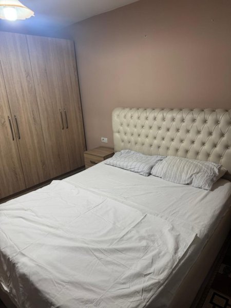 Tirane, jepet me qera apartament 1+1+Ballkon Kati 2, 60 m² 500 € (Laprake)