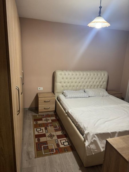 Tirane, jepet me qera apartament 1+1+Ballkon Kati 2, 60 m² 500 € (Laprake)