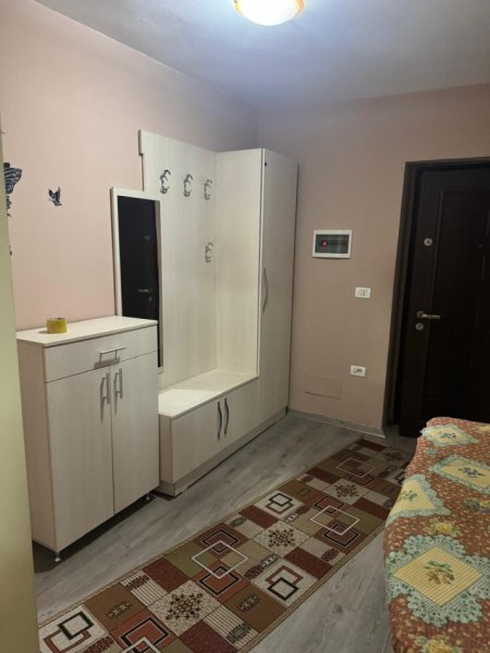 Tirane, jepet me qera apartament 1+1+Ballkon Kati 2, 60 m² 500 € (Laprake)