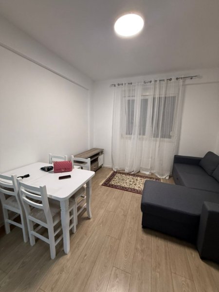Tirane, jepet me qera apartament 1+1+Ballkon Kati 1, 55 m² 500 € (Kompleksi FZ)