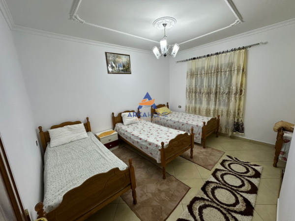 Tirane, jepet me qera shtepi 2+1+Ballkon Kati 1, 136 m² 550 € 
