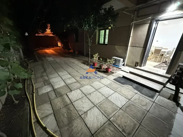 Tirane, jepet me qera shtepi 2+1+Ballkon Kati 1, 136 m² 550 € 