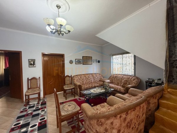 Tirane, shitet shtepi 1 Katshe Kati 1, 111 m² 200.000 € 