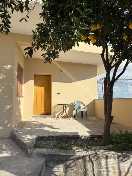 Durres, jepet me qera apartament 2+1 Kati 1, 85 m² 350 € 