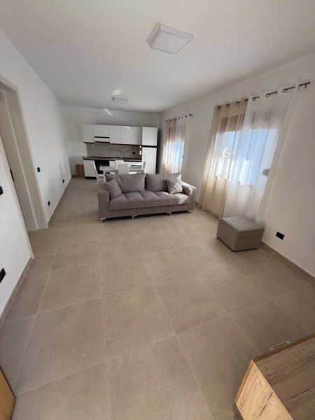 Durres, jepet me qera apartament 2+1 Kati 1, 85 m² 350 € 