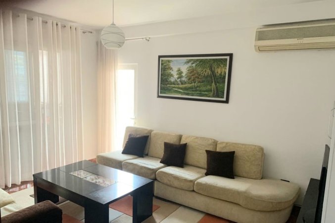 Tirane, jepet me qera apartament 1+1 Kati 5, 70 m² 500 € 