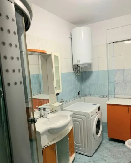 Tirane, jepet me qera apartament 1+1 Kati 5, 70 m² 500 € 