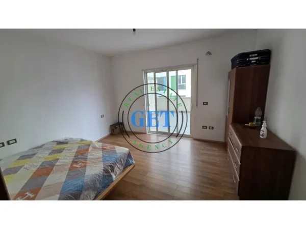 Durres, jepet me qera apartament 2+1+Ballkon Kati 6, 196 m² 500 € 
