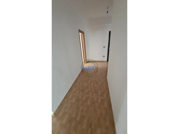 Durres, jepet me qera apartament 2+1+Ballkon Kati 6, 196 m² 500 € 