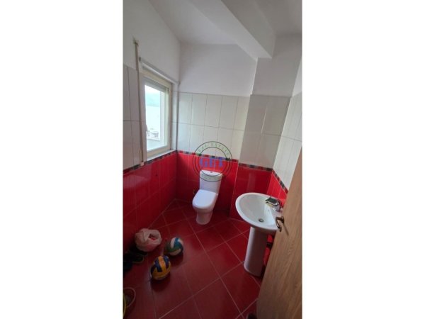 Durres, jepet me qera apartament 2+1+Ballkon Kati 6, 196 m² 500 € 