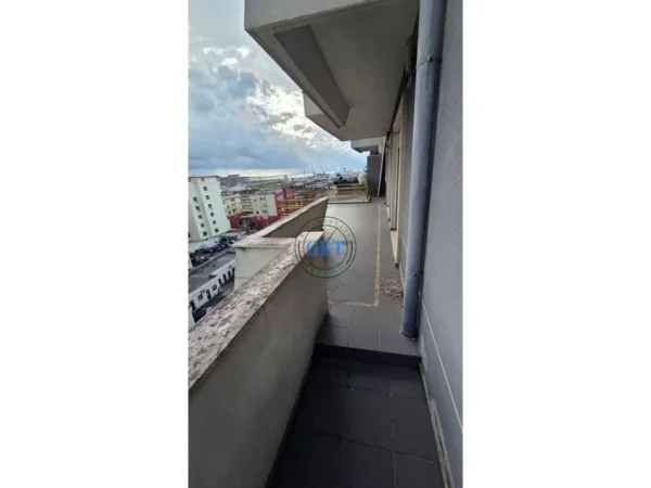 Durres, jepet me qera apartament 2+1+Ballkon Kati 6, 196 m² 500 € 