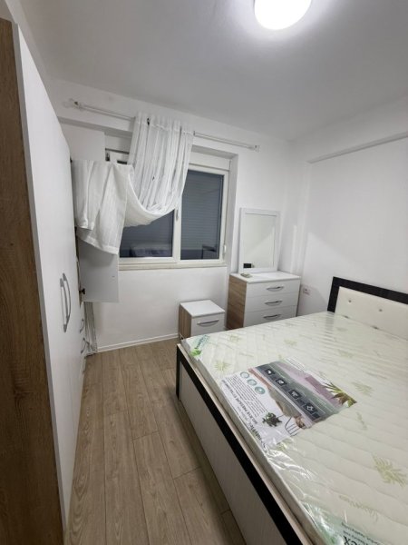 Tirane, jepet me qera apartament 1+1 Kati 1, 55 m² 500 € (KOMPLEKSI FZ)